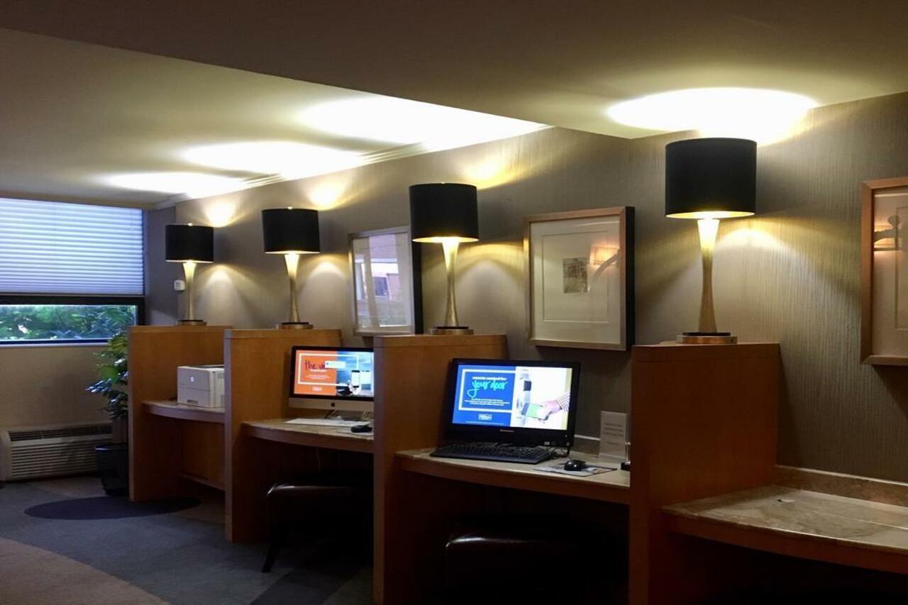 Doubletree By Hilton Akron Фэр-Лон Экстерьер фото