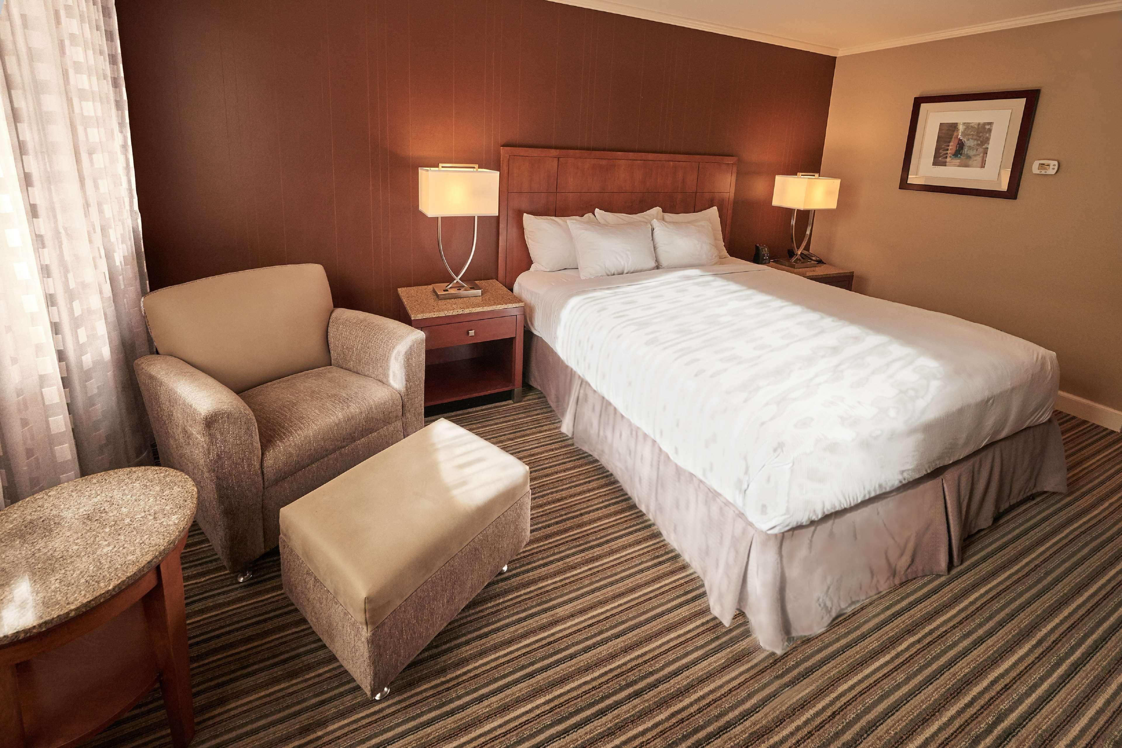 Doubletree By Hilton Akron Фэр-Лон Экстерьер фото