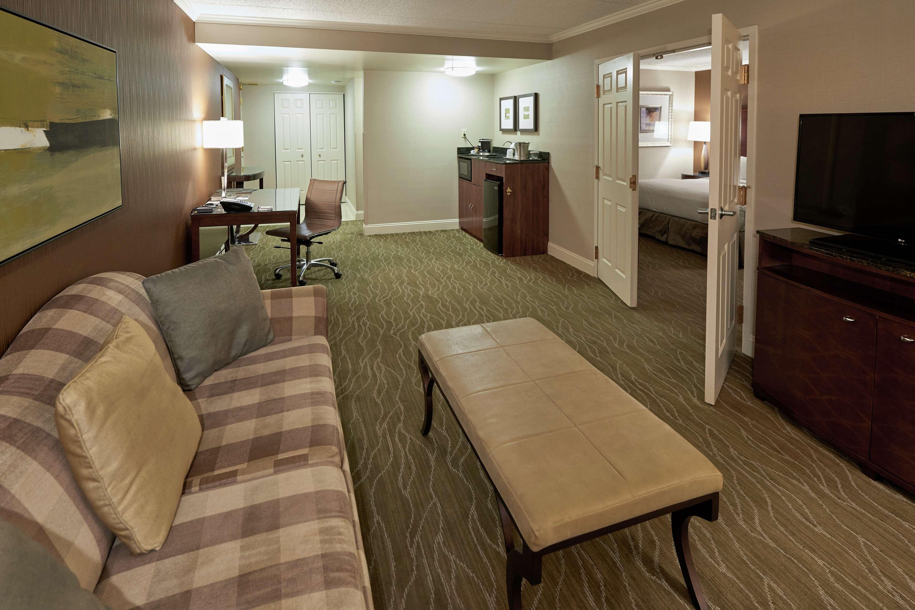 Doubletree By Hilton Akron Фэр-Лон Экстерьер фото