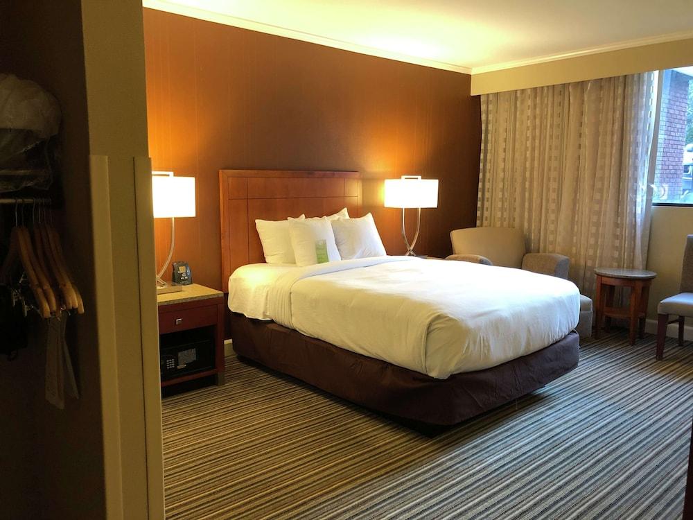 Doubletree By Hilton Akron Фэр-Лон Экстерьер фото