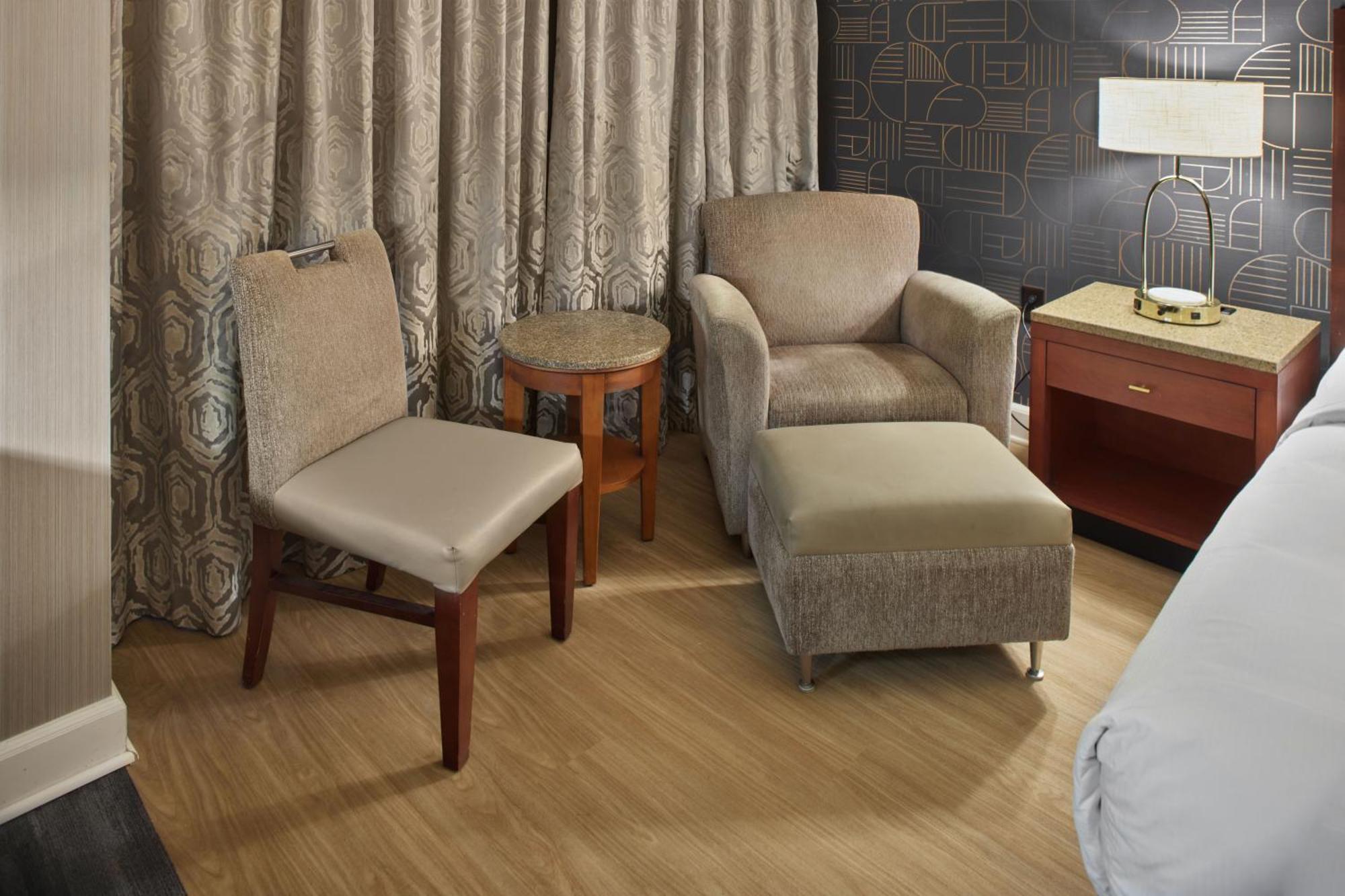 Doubletree By Hilton Akron Фэр-Лон Экстерьер фото