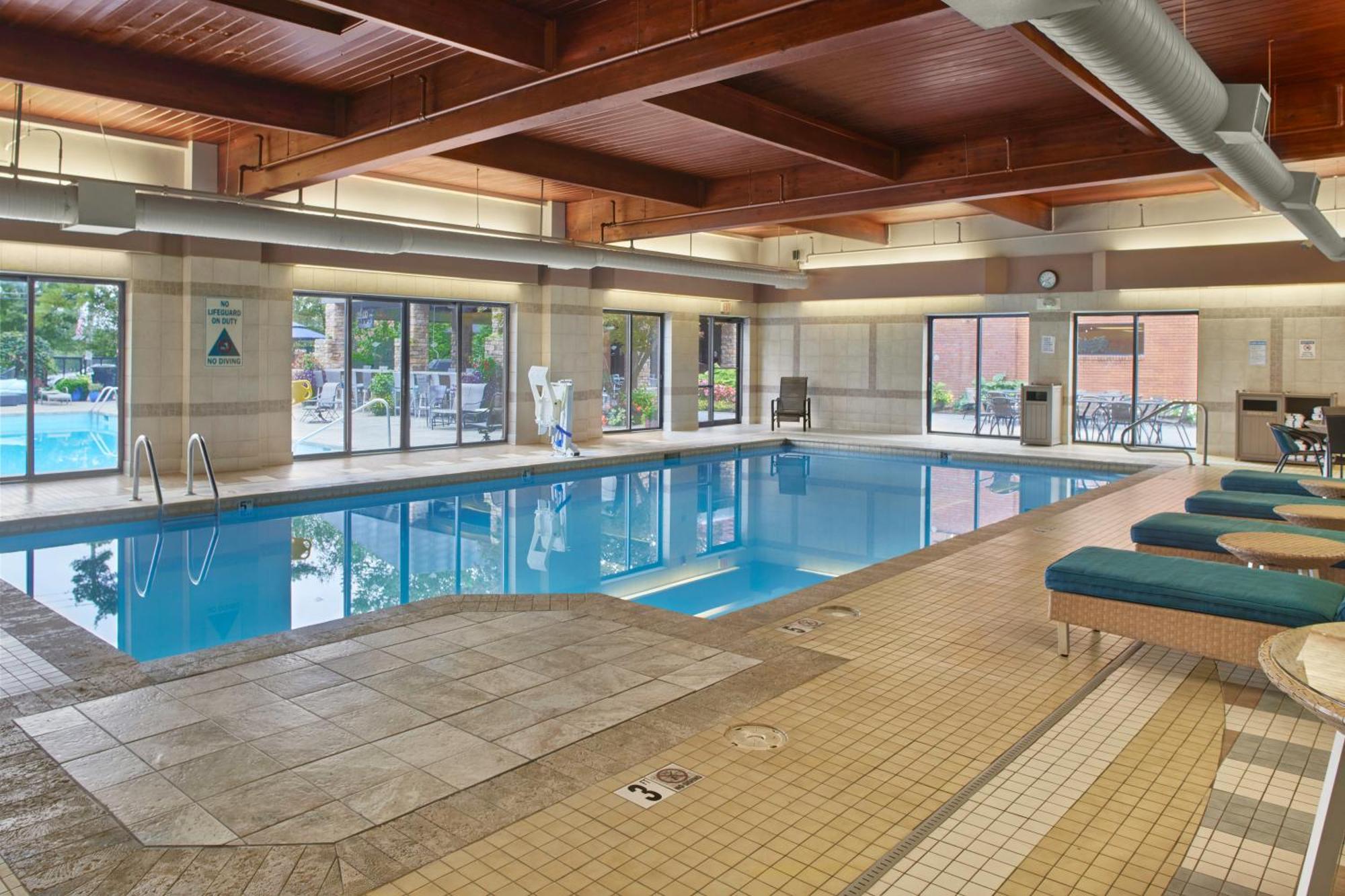 Doubletree By Hilton Akron Фэр-Лон Экстерьер фото