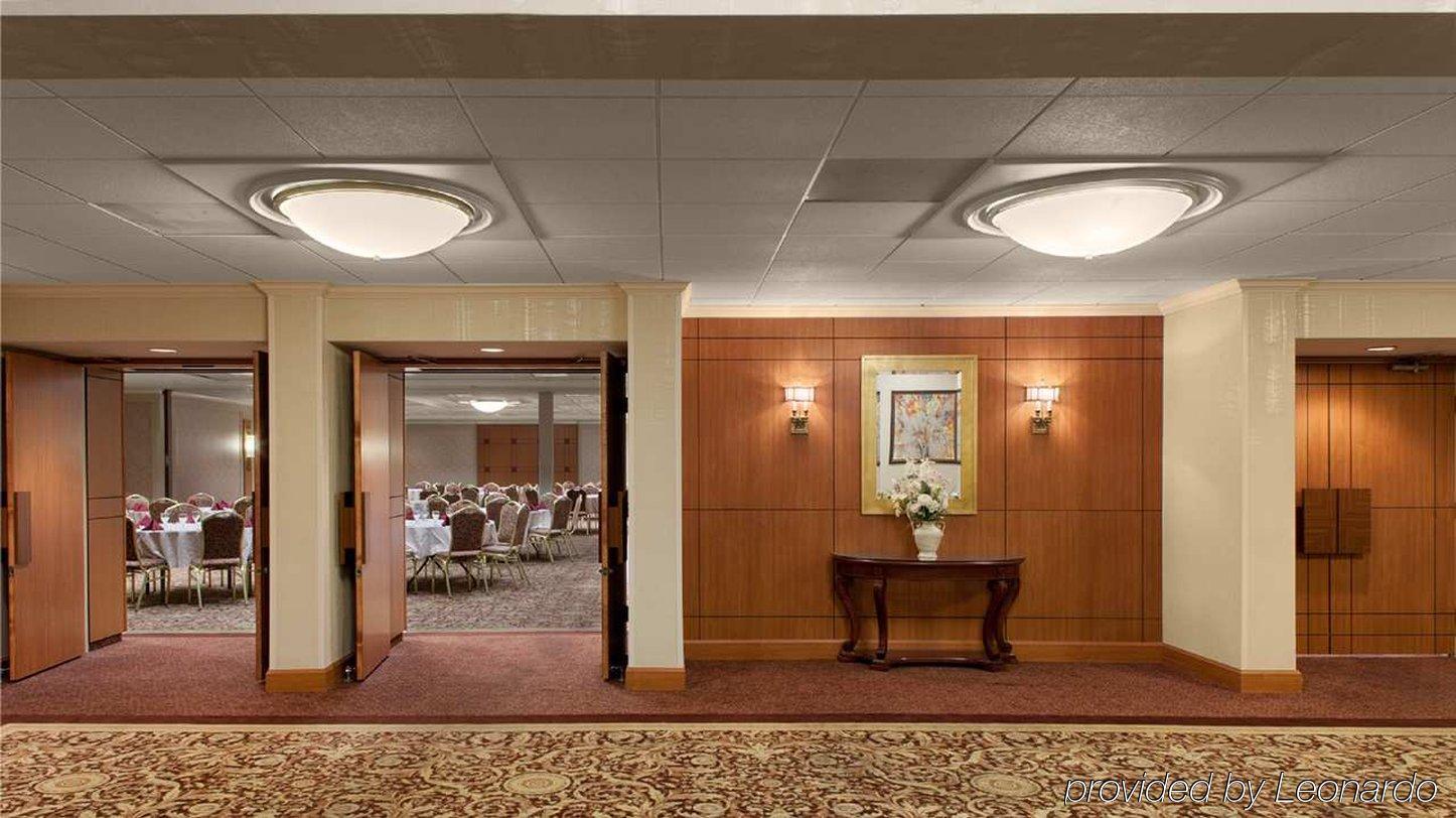 Doubletree By Hilton Akron Фэр-Лон Интерьер фото