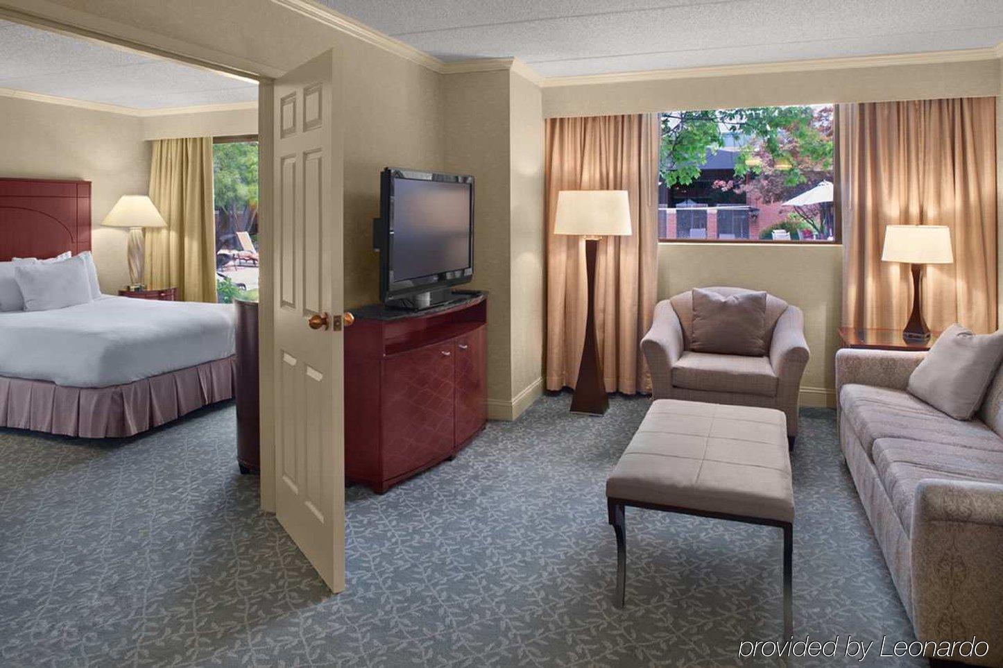Doubletree By Hilton Akron Фэр-Лон Номер фото