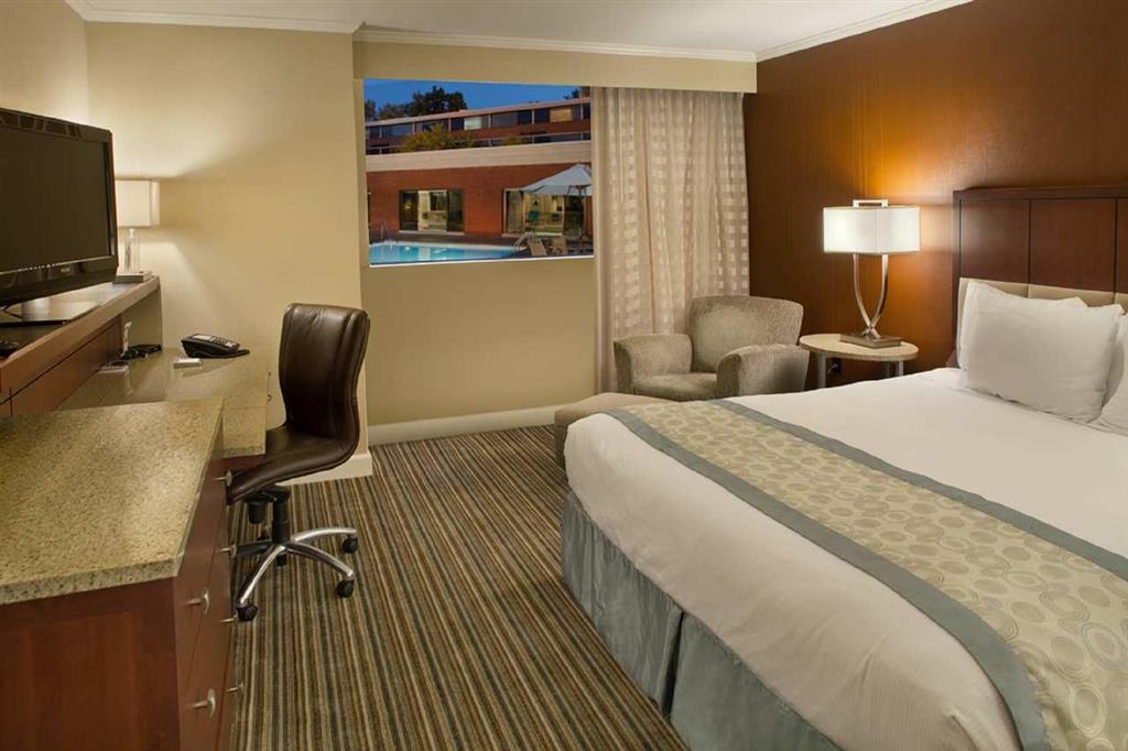 Doubletree By Hilton Akron Фэр-Лон Номер фото