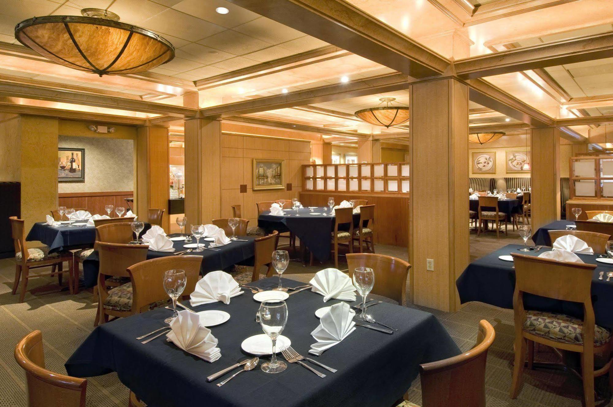 Doubletree By Hilton Akron Фэр-Лон Ресторан фото